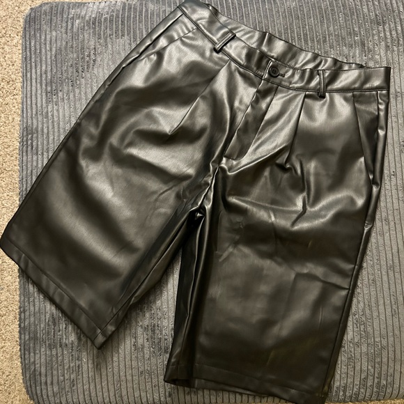 Black Faux Leather Outfit - Picture 3 of 4